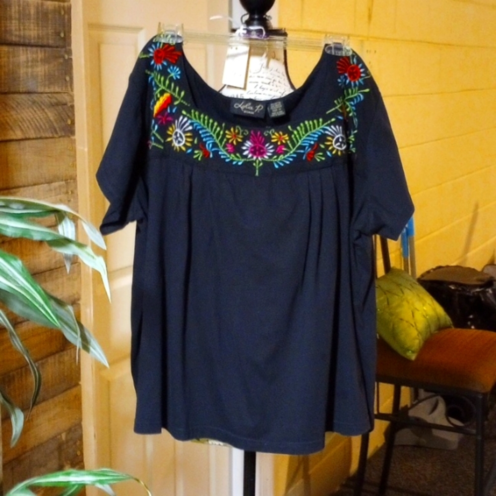 Black Lola P. Woman , short sleeve shirt sz 1X